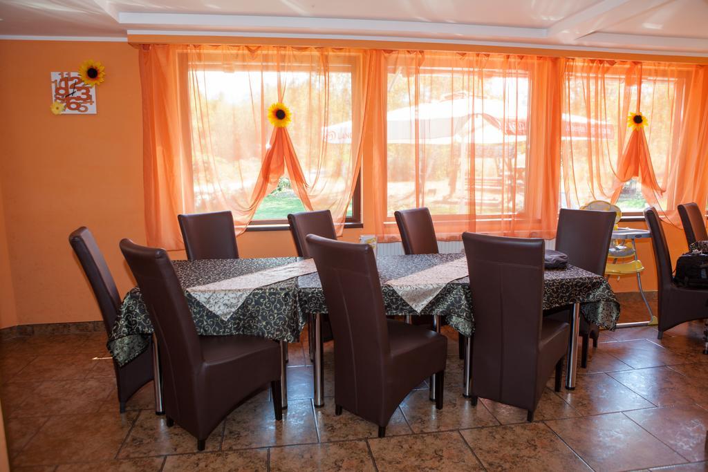 Pensiunea Royal Garden Hotel Simbata de Sus Luaran gambar