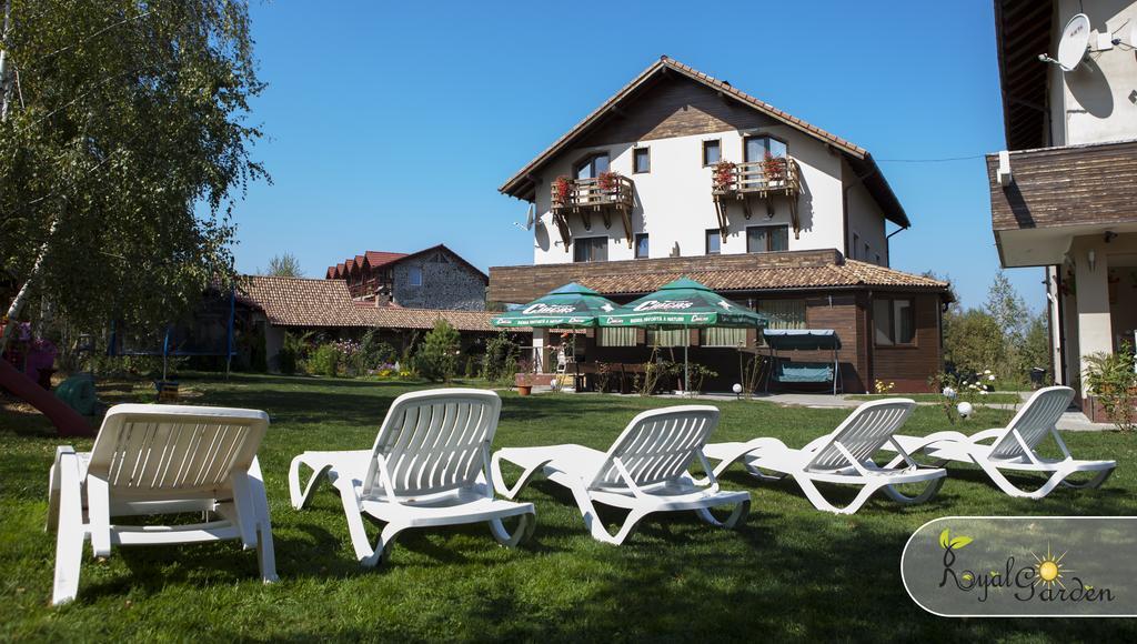 Pensiunea Royal Garden Hotel Simbata de Sus Luaran gambar